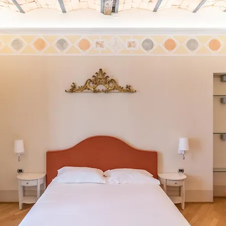 Casa Isolani Luxury Piazza Maggiore Pensionat