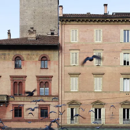 Pensionat Casa Isolani Luxury Piazza Maggiore 4*