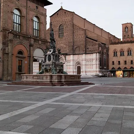 Pensionat Casa Isolani Piazza Maggiore 4*
