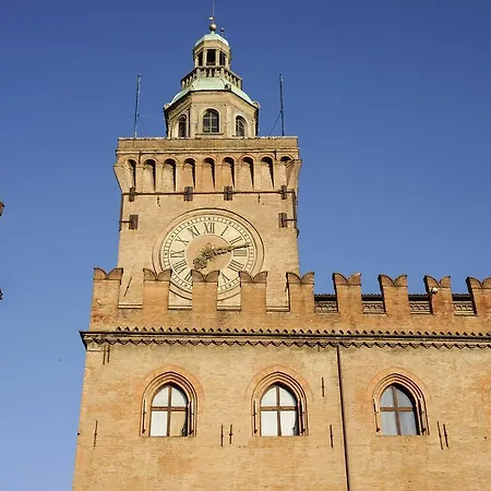 Casa Isolani Piazza Maggiore