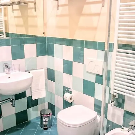 Konukevi Casa Isolani Luxury Piazza Maggiore 2*