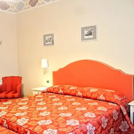 Casa Isolani Luxury Rooms Piazza Maggiore 2*