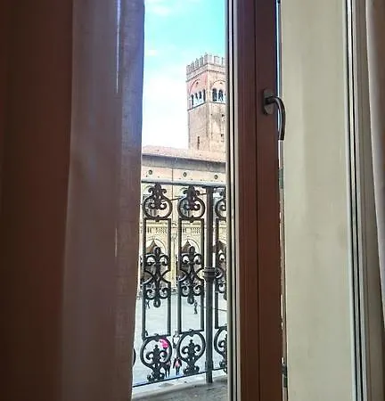 بيت ضيافة Casa Isolani Piazza Maggiore 4*