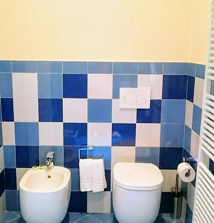 Casa Isolani Luxury Piazza Maggiore Pensionat 4*