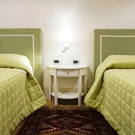 Casa Isolani Luxury Rooms Piazza Maggiore 2*