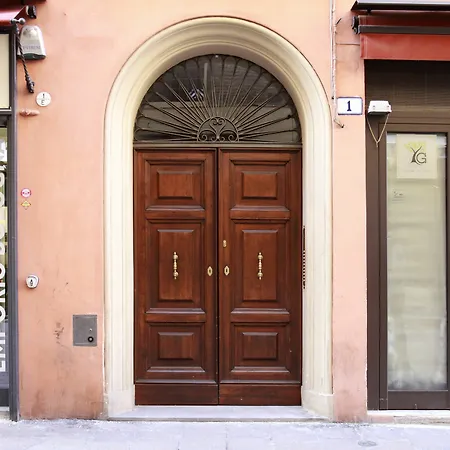 Konukevi Casa Isolani Luxury Piazza Maggiore 2*