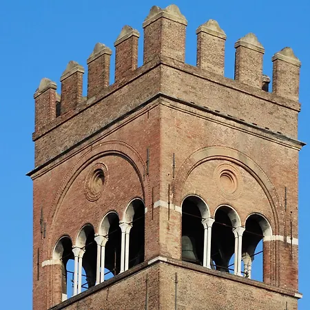 Casa Isolani Piazza Maggiore بيت ضيافة 4*