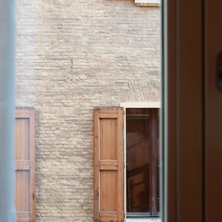 Casa Isolani Piazza Maggiore 4*