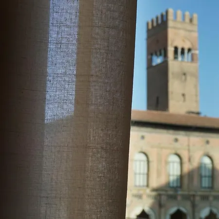 Casa Isolani Piazza Maggiore
