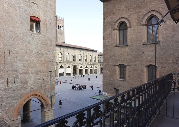 Casa Isolani Piazza Maggiore