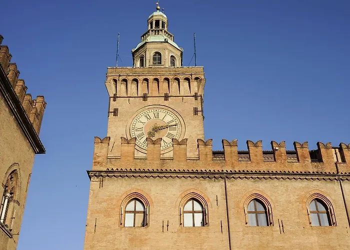 Casa Isolani Piazza Maggiore