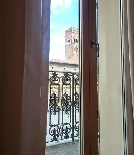 بيت ضيافة Casa Isolani Piazza Maggiore 4*