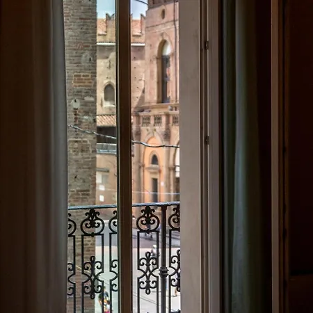Casa Isolani Piazza Maggiore